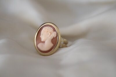 Anello Sanguis con cammeo