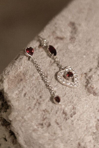 Alternative view of Mono Orecchino Memento Lacrimae