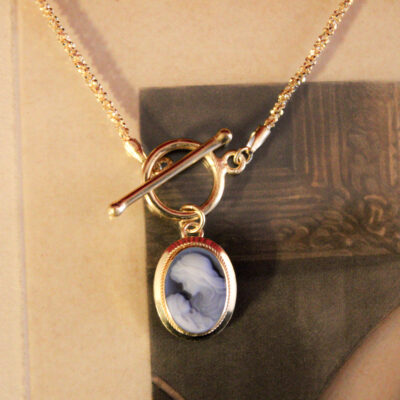 Alternative view of Collana Connessione sacra